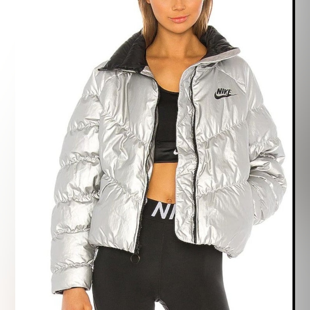 Nike Silver Insulated Metallic Puffer Jacket Small